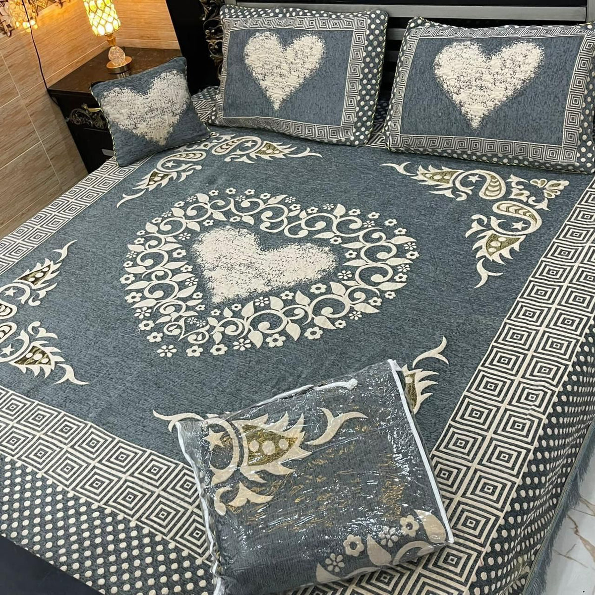 4Pc Velvet Jaquard Bedsheet VJD 023